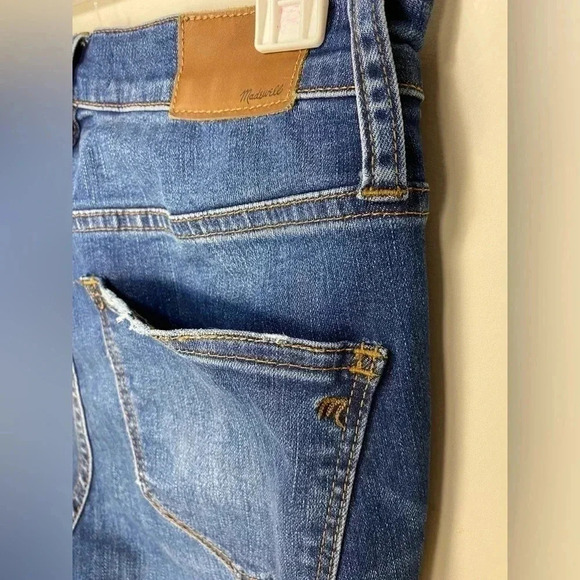 Madewell 10" High-Rise Distressed Skinny Jeans | Size 27 - Picture 4 of 5